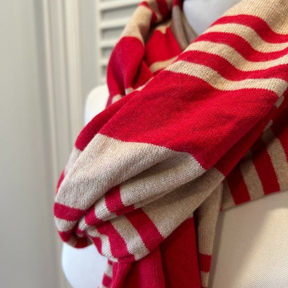 GAP Scarf - Picture 2 of 6